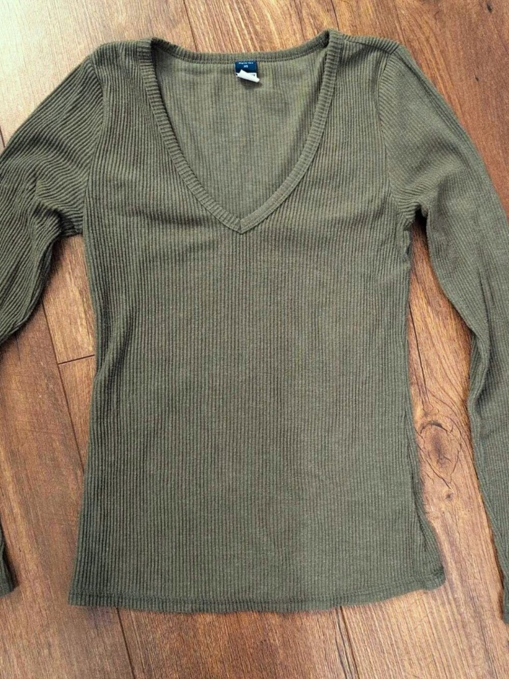 Old Navy Plush Tee - Long Sleeve V-Neck - XS - Light Olive